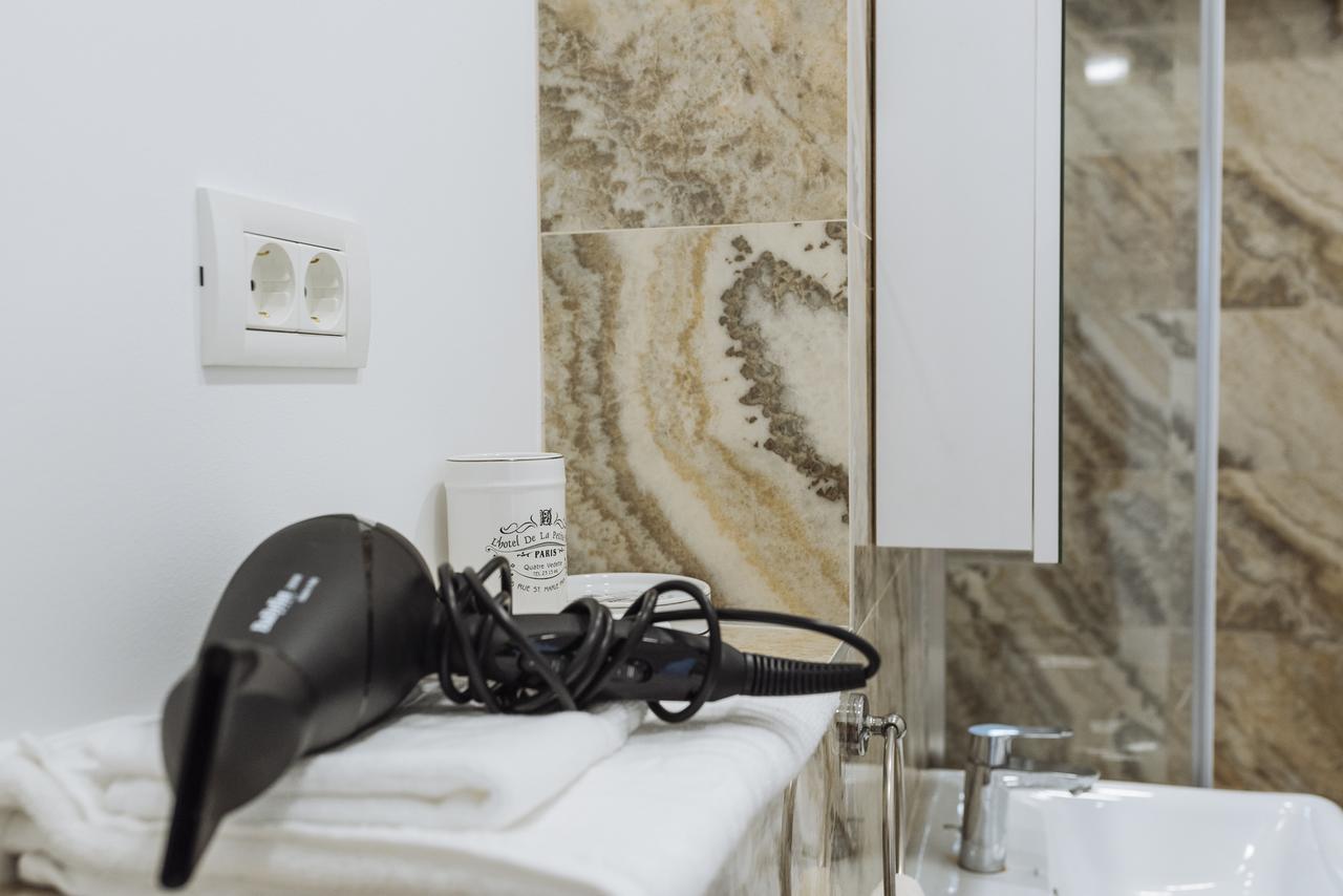 Luxury City Centre Apartment Bucarest Extérieur photo
