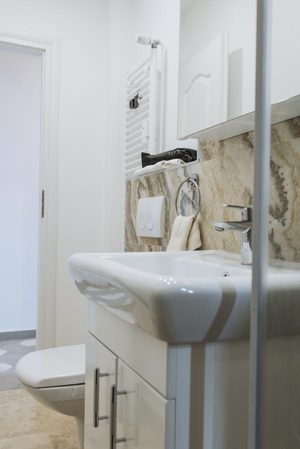 Luxury City Centre Apartment Bucarest Extérieur photo